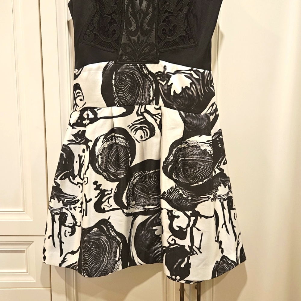 Ladies Anne Fontaine dress